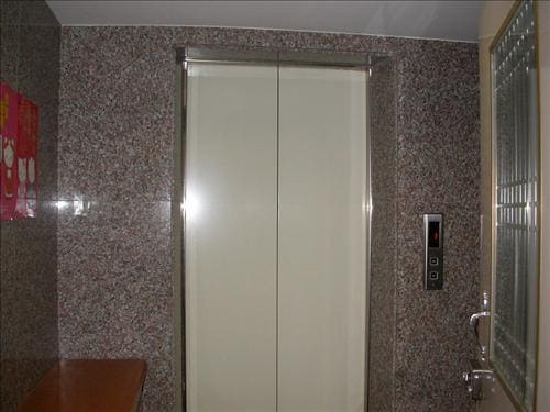 �j������q����B�~�١B�����B���������Y