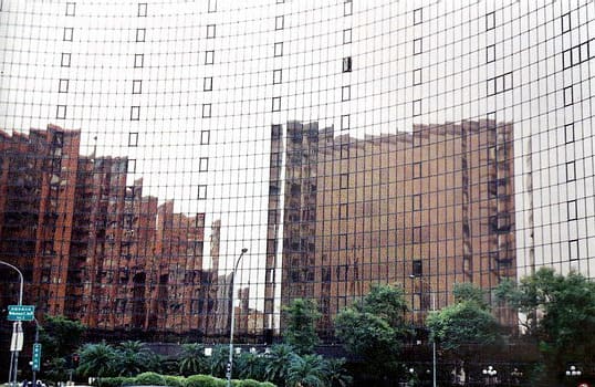 玻璃帷幕、光煞、外煞、風水、風水有關係