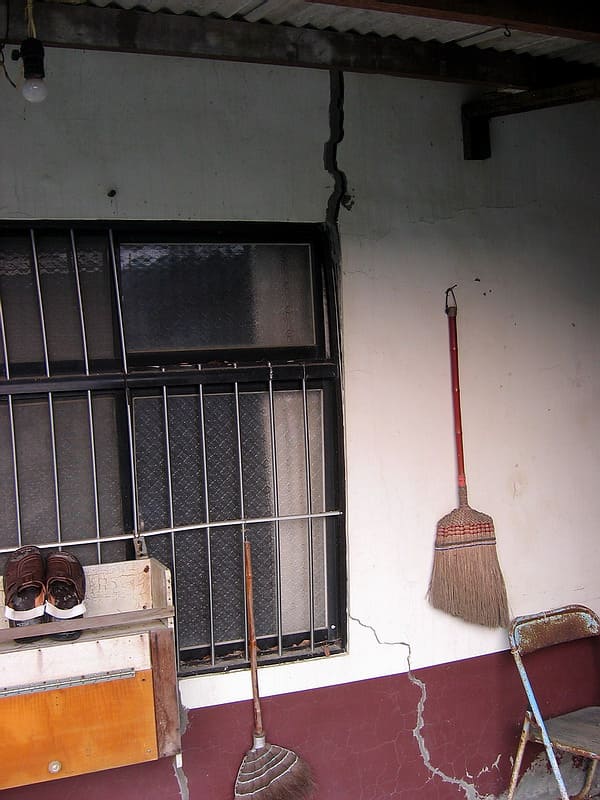 ���t���|���B�~�١B�����B���������Y