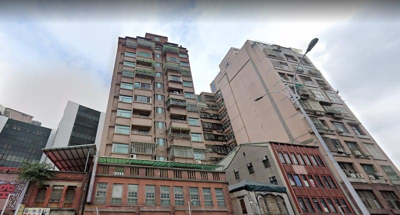 泰山壓頂、背後建物過高、外煞、風水、風水有關係