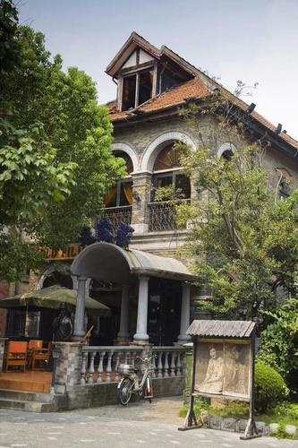 「暗堂煞降臨：住家變陰宅，疾病纏身，家運衰退的無形殺手！」