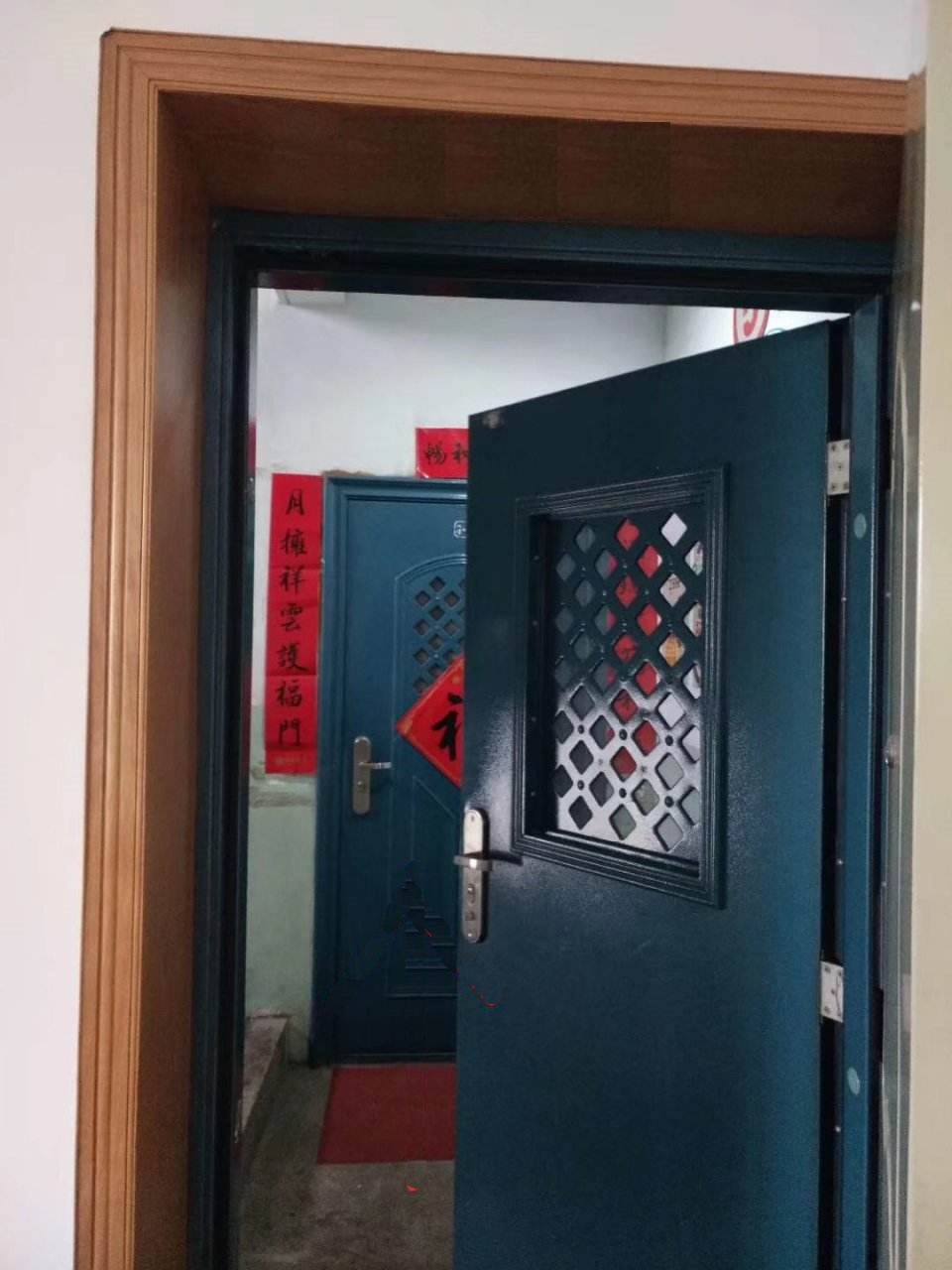 「大門對大門」：隱藏在公寓設計中的衰運詛咒？口角紛爭與家運退敗的無形殺手！