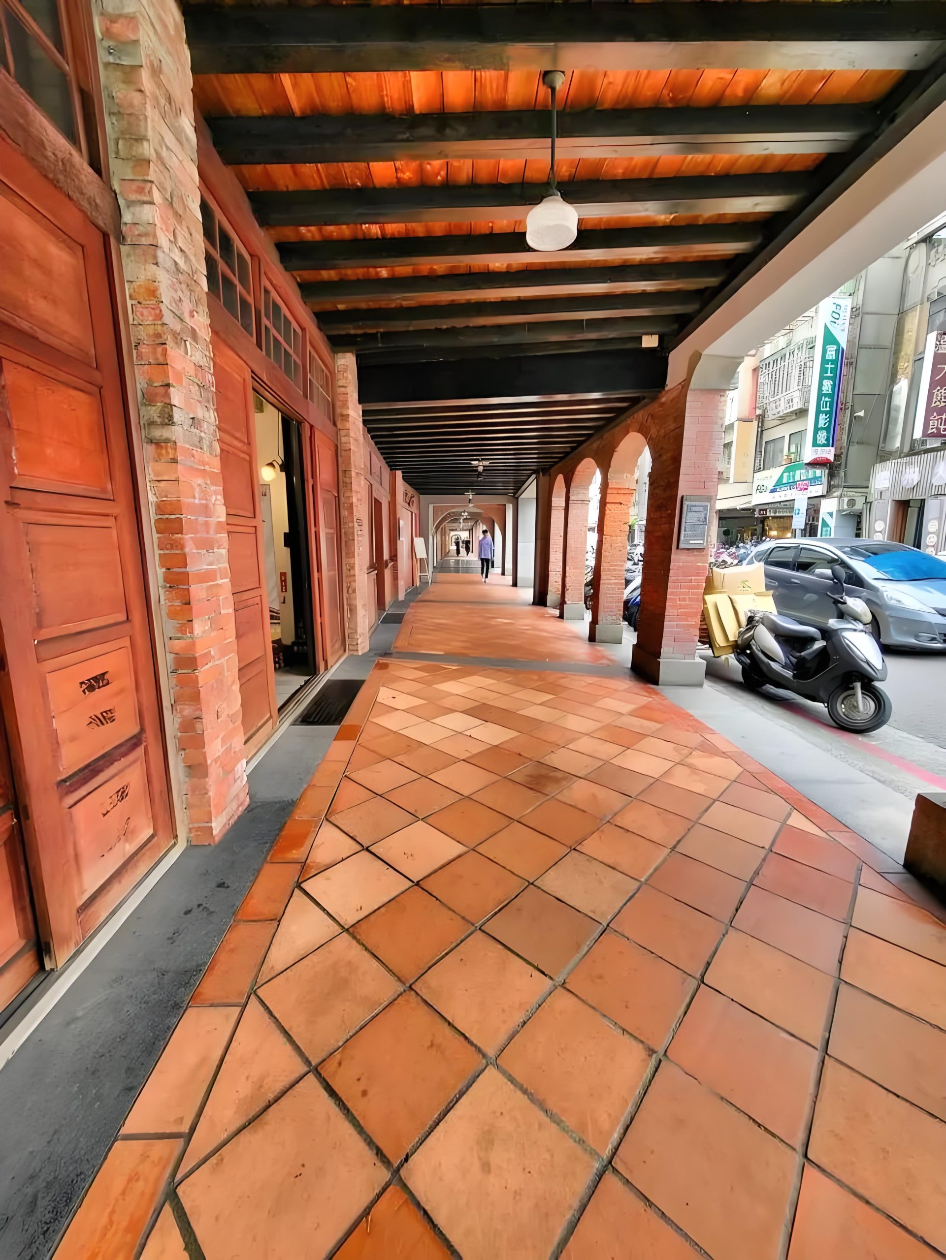 夫妻吵不停？房間就在騎樓上恐是禍首！