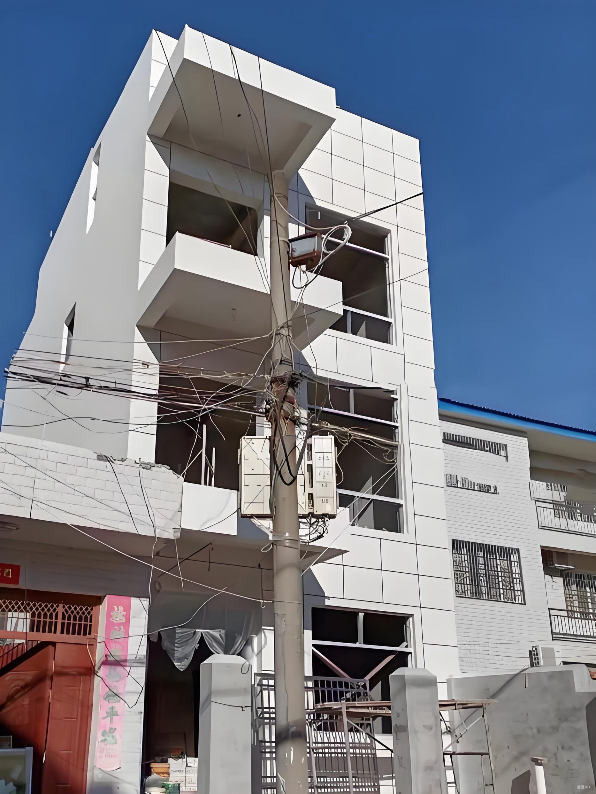 「電桿正對家門？這不是小問題，是大災禍！」