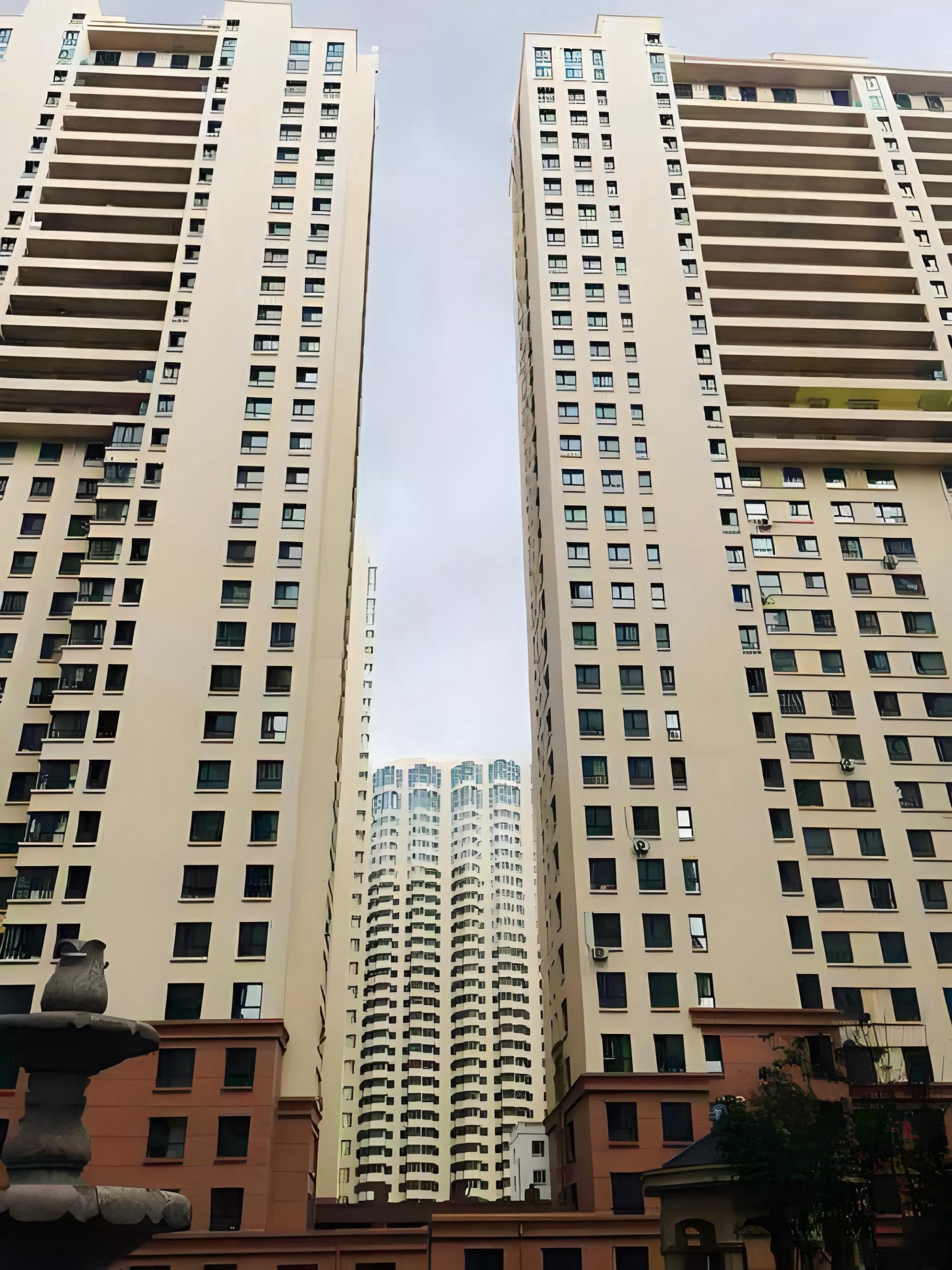 像刀劈開的大樓縫隙？小心你家正面對天斬煞！